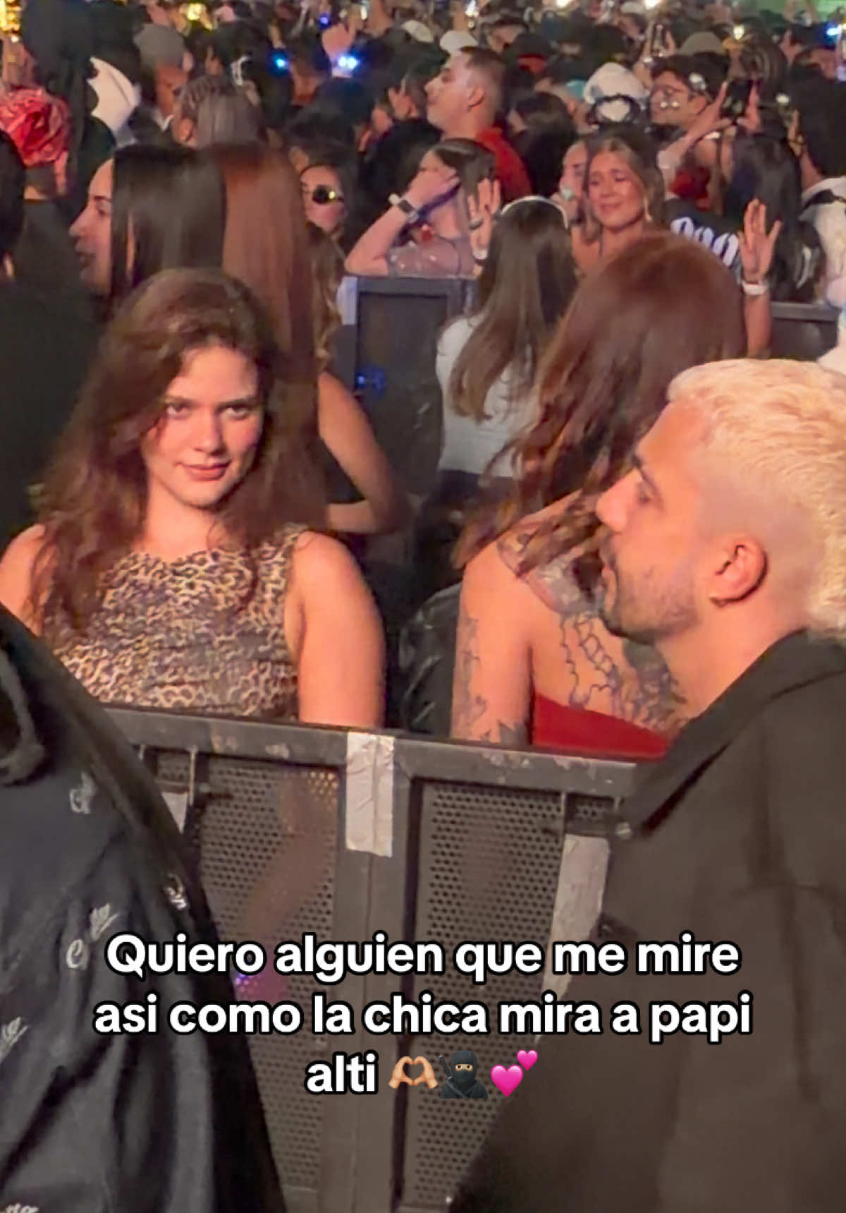 Alguien que me mire asi 😌😏🫶🏼🥷🏼 @altafulla 