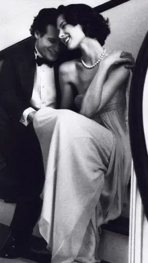 الليـالي دون ضحكاتـك نسايمها غبينـه ..