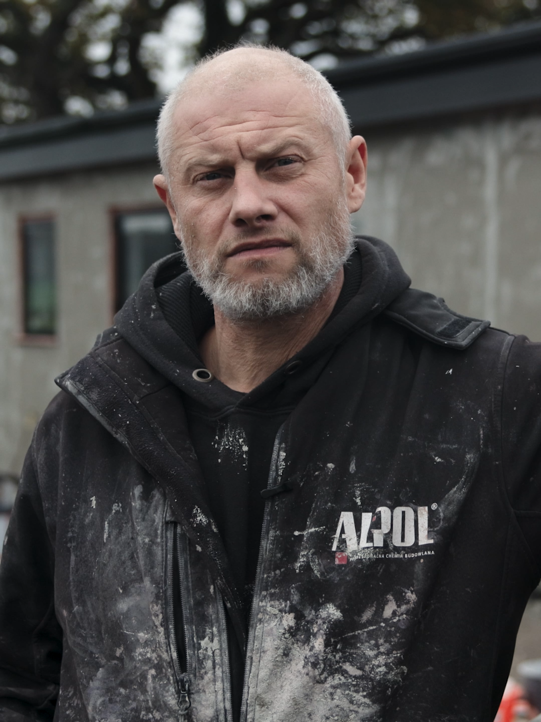 We've teamed up with @fixradiouk, supplying RPE being distributed by the team to visiting tradespeople, supported by an online awareness initiative across their social media platforms. It’s an unfortunate reality that many self-employed tradespeople are unaware of the risks that come with repeated exposure to everyday construction hazards—especially silica dust. Found in bricks, cement, plaster, and concrete, silica dust is one of the most common dangers workers face. Fix Radio has created an information page that includes everything you need to know, plus a discount code for reduced-price RPE. https://www.fixradio.co.uk/events1/fix-radio-community-initiative-ppe/ It has been a pleasure working with the Fix Radio team, and we hope this campaign helps protect as many tradespeople across the UK (and beyond) as possible. for more information contact us at startsafety.uk or speak to a member of our sales team at 01905 974 875 @tape_slayer_reviews