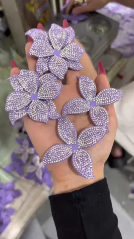 Producción en Marcha ✨ Tu Pedido Está Avanzando #CuerdaDeDiamante #ShoesMaterial #FashionAccessories #ShinyDecor #productioninprogress 