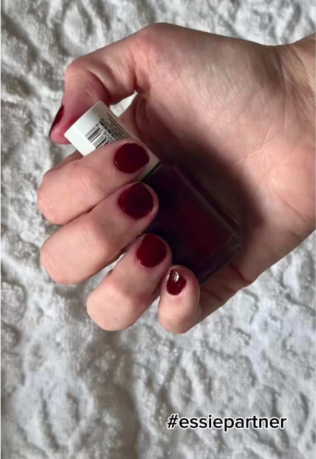 Berry Naughty for the win 🍒✨@essie store #lorealistar #essiePartner #berrynaughtynails