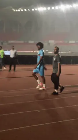 দারুণ এক মুহুর্ত! আগামীর তারকাদের হামজা-শমিতরা দিয়েছেন ডাকের সাড়া, জামাল তুলে গেছেন ছবি। #JamalBhuyan #HamzaChowdhury #BANvsIND