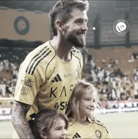 ظهرت لي ياملاك 🤩💛💛. #iñigomartínez #alnassr #مارتينيز #fyp #foryou 