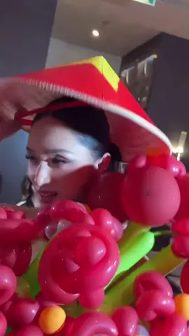 Hương Giang trở về khách sạn trong không khí rộn ràng từ team Việt Nam #huonggiang #missuniverse #chuyennhungnanghau 