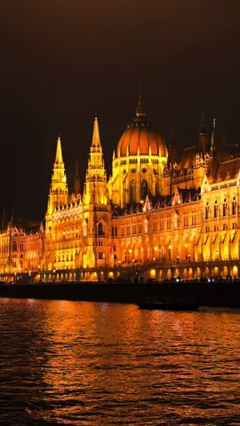 Budapest at night ✨ #fyp #budapest #hungary #budapestnight #budimpesta 