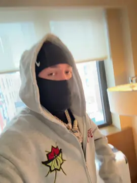 🧏🏻‍♂️🩵