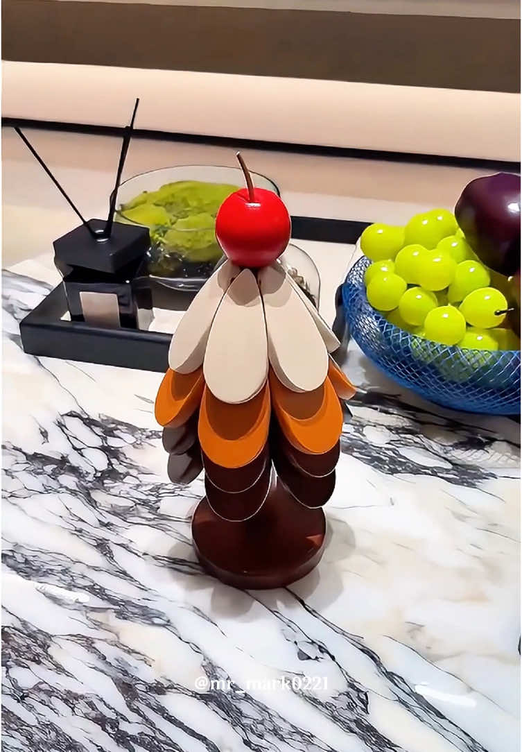 A delicate and durable Christmas tree trivet #homeware #gooditems #homedecor #christmasdecor#christmastreetrivet #heatresistantpad #heatinsulationpad #fyp #tiktokmademebuyit 