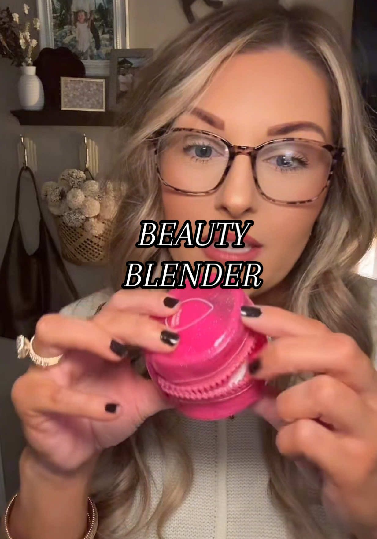 And how is it cheaper than a beauty blender alone 🤭😍🥰✨🫶🏽 #beautyblender #makeup #makeuphacks 