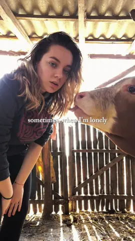 Există două momente când îmi activez latura nostalgică: când am o stare nașpa și vreau să revăd momente vechi ca să mă simt mai bine sau când îmi apare notificarea ‘spațiu de stocare plin’ =)) și uite așa am dat de momentele astea simple, dar care mereu mă fac să zâmbesc și de care sunt extrem de recunoscătoare că mi s-au întâmplat ❤️ #foryou #foryoupagе #memories #abba 