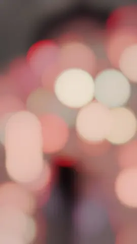 Așa arată pentru mine îngrijirea simplă, dar eficientă… Mâini curate, hidratate și mereu pregătite să facă mai mult. Sapunul lichid Teo Rich Milk este preferatul meu pentru că are o textură cremoasă, care lasă pielea catifelată după fiecare spălare. Curăță delicat, fără să usuce, și miroase incredibil de fin… exact ce am nevoie zi de zi. Iar când se termină, aleg mereu varianta refill. Este mai prietenoasă cu mediul, mai avantajoasă și îmi permite să păstrez ambalajul preferat mult timp. Așa că data viitoare când rămâneți fără, încercați și voi refill-ul Teo! @BUZZStore @Teo Romania  #BUZZ_TeoRichMilk900 #TeoRomania #ingrijire  #softhands #liquidsoap 