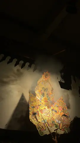 “Sura dira Jayaningrat lebur dening pangastuti”✨ #wayangkulit #kediri24jam #fyppppppppppppppppppppppp #4upagee #fyp 