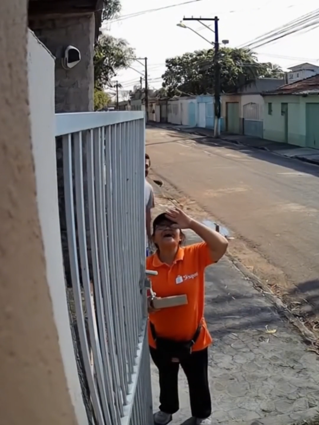 Idosa fazendo entrega #humor #ia #entrega 