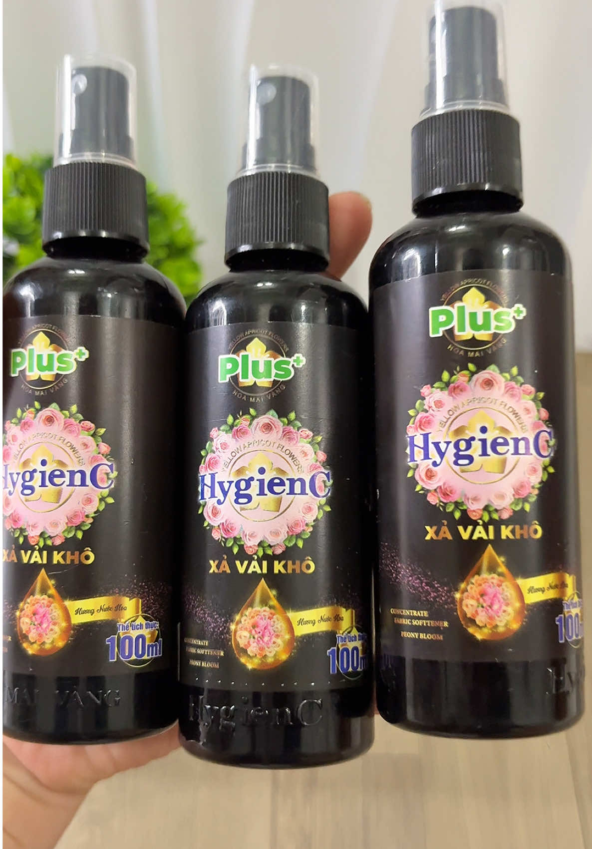 Chai Xịt Thơm Quần Áo HygienC Plus 100ml/Chai - Hương Mẫu Đơn/ Hoa Hồng (Xả Vải Khô)#xitthomquanao#xitthomquanaohygiene #chaixitthomquanao #chaixitthomquanaohygiene  @Tạp Hoá Em Luyến  @Tạp Hoá Em Luyến  @Tạp Hoá Em Luyến 