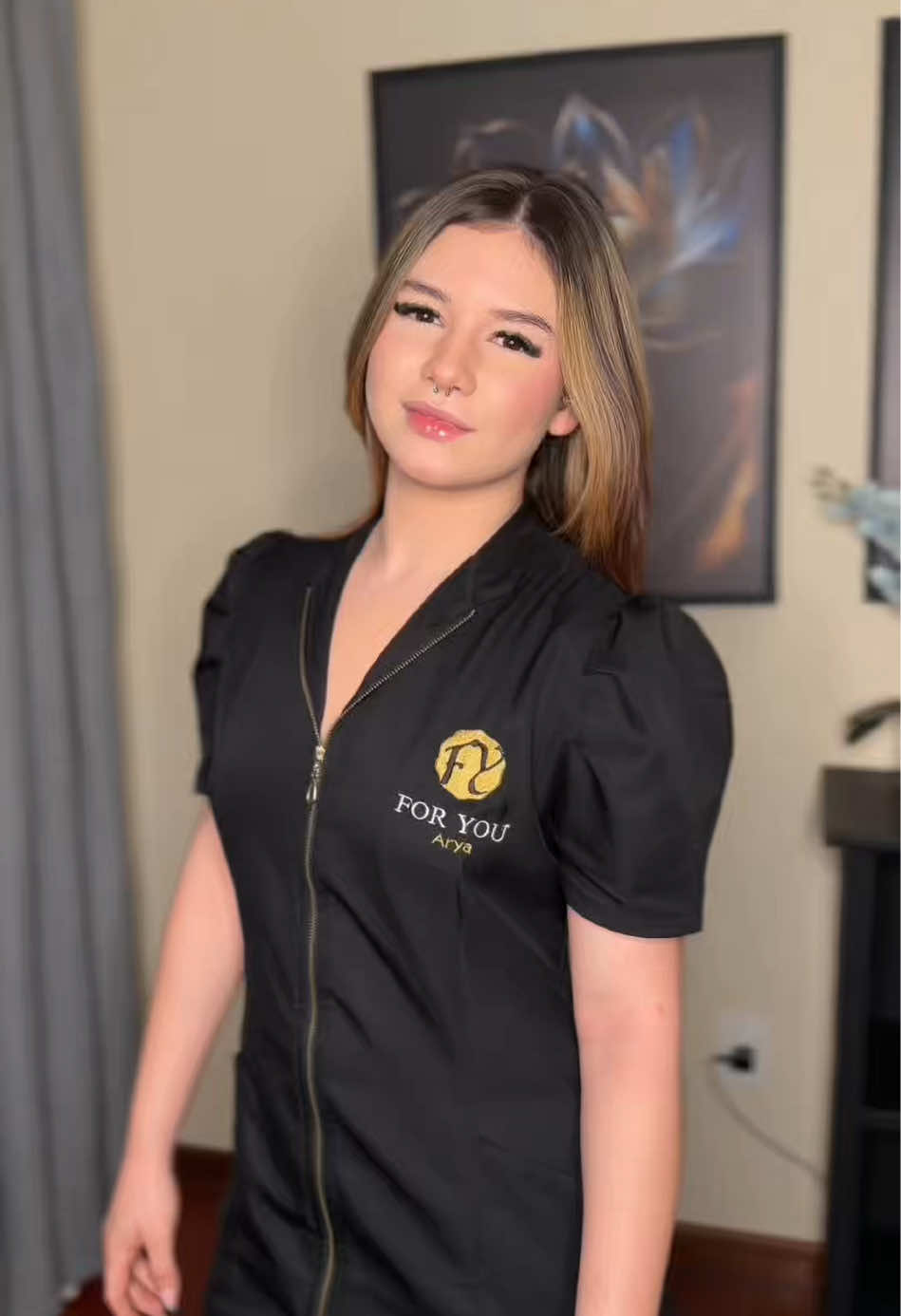 Temos massagistas formadas e especializadas em diversas opções de massagens. Acesse nosso site para saber mais: www.terapeuticaforyou.com 