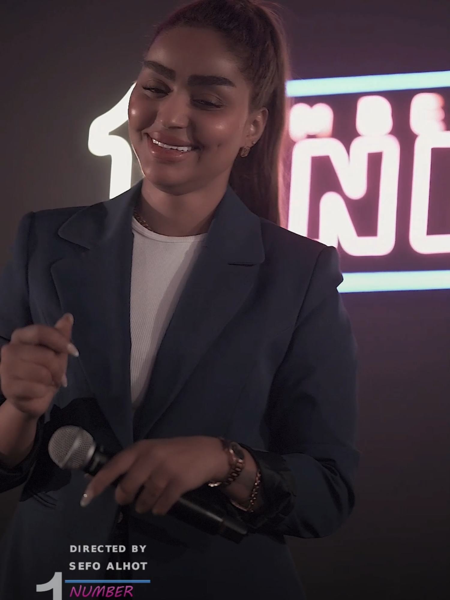 اهوو هم اجة الشتى !! عنود الاسمر . نايت كلوب نمبر وان نلتقيكم يوميا ب أجمل السهرات الموقع شارع السعدون فندق بغداد الدولي للحجز 07744332266 . آدارة المواقع : محمود باسم . #الشتاء#جيل_الطيبين#نمبر_وان#العراق#بغداد