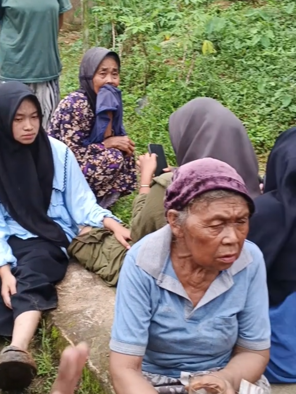 Pengungsi longsor Situkung pandanarum banharnegara#banjarnegaraberduka #longsorbanjarnegara #pandanarum #fyppppppppppppppppppppppp 