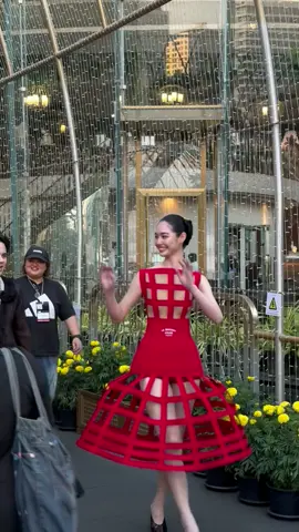 เจ้าหญิงเดินผ่าน ~ #MRWithLABOUTIQUE #มิ้นท์รัญชน์รวี #mintranch 