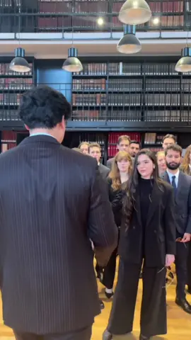 La photo officielle is coming… ⏳#fyp #pourtoi #lookupchallenge #abitur2025 #fiscal 