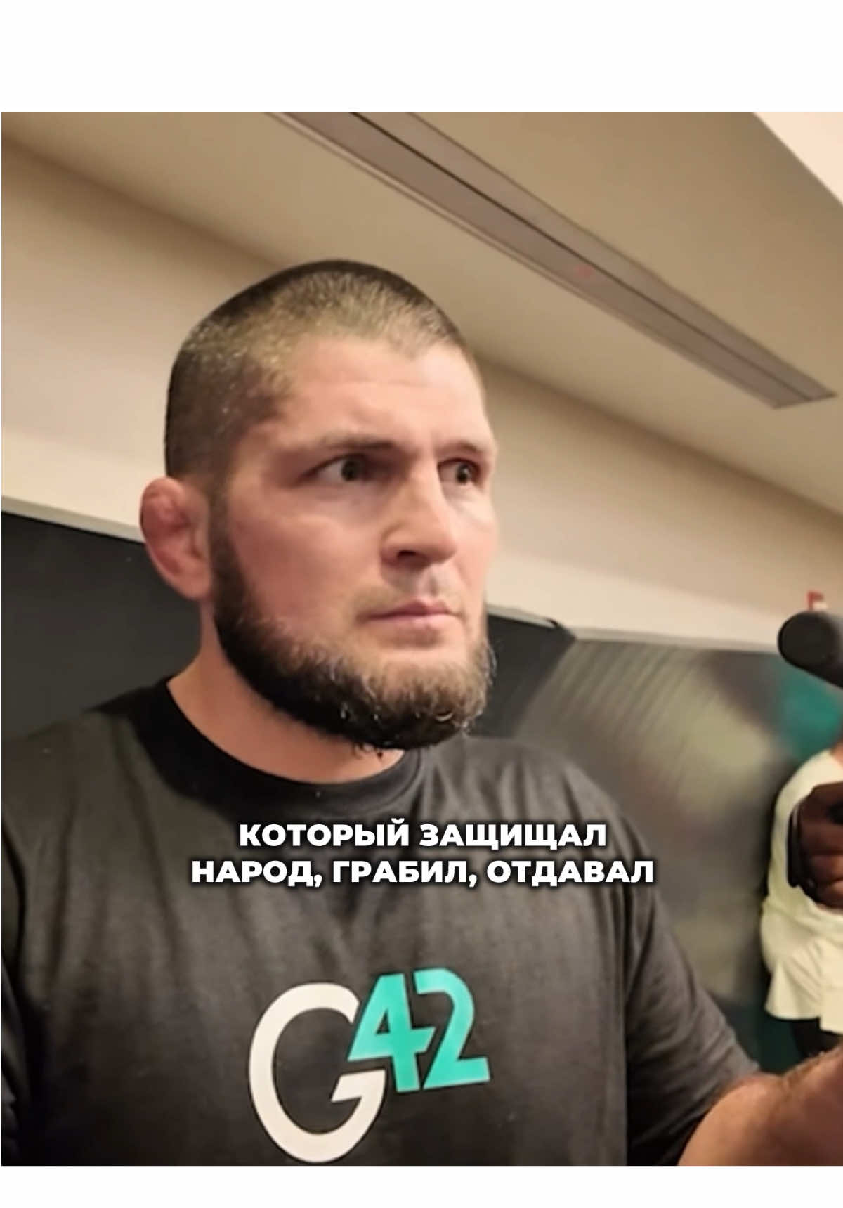 ⚡️😄 Важный спор о том, какие книги не стоит читать и какую информацию стоит усваивать.  До конца 😂 YT: adam zubayraev