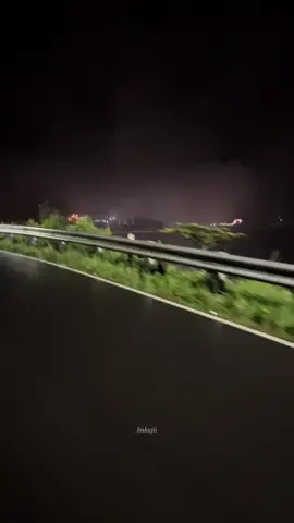 Guci malam hari + setelah hujan 🌧️🍃 Rekomensasi wisata di tegal pemandian air panas #gucitegal #wisatategal #tegallakalaka #fyp #rekomendasi @WISATA GUCI TEGAL @GUCI FOREST TEGAL @info wisata guci official @PLAFON GUCI 