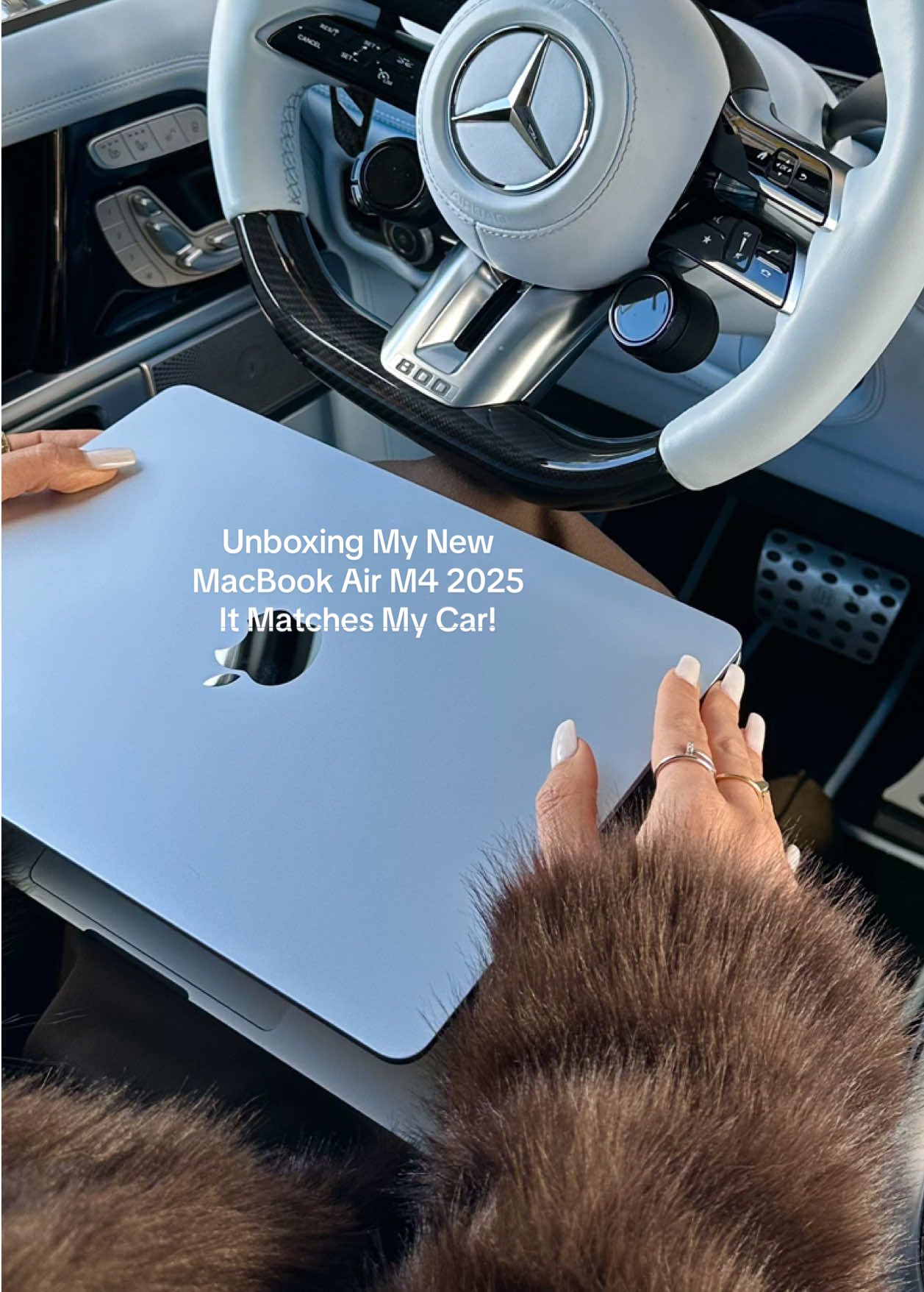 In certain lighting she looks silver, in others the softest dreamy blue. ✨ #unboxingvideo #macbookairm4 #luxuryvibes #unboxing #Tech @apple 