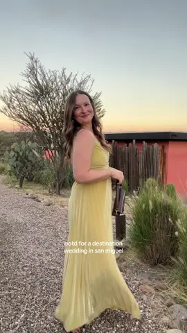 last minute found this @Anthropologie @delficollective number deep in my closet and it gave me the yellow moment I was looking for 💛💛 @OUR HABITAS #weddingguestdress #weddingguest #sanmiguel 