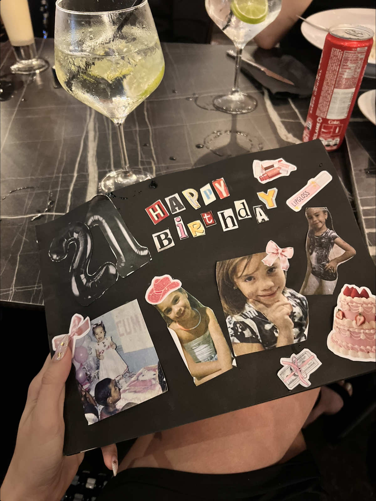 Gracias vida , gracias amigos gracias!💗 por permitirme tener personas tan lindas en mi vida que me quieren con todo y locura . GRACIAS A CADA UNO DE LOS QUE ESCRIBIERON ALGO LINDO