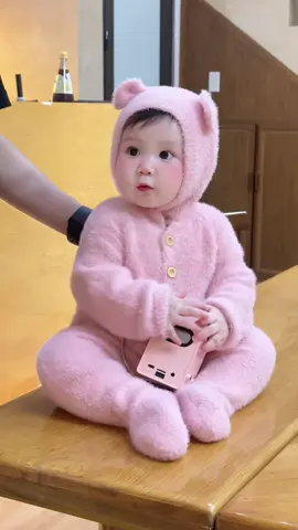 Các dì có muốn nuôi bé gấu hồng này không ạ #tudocuacarrot #thoitrangtreem #quanaotreem #viral #xuhuong 