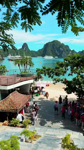 🇻🇳This is your sign to visit Ha Long Bay 💚✨  A place where emerald cliffs rise from calm water and every turn feels like stepping into a dream.  It’s the kind of beauty that lingers long after you leave — soft, timeless, and full of quiet magic. Let yourself slow down, breathe, and let Ha Long Bay remind you how peaceful the world can feel. • • #halongbay #vietnam #halong #halongbaycruise #halongbayvietnam