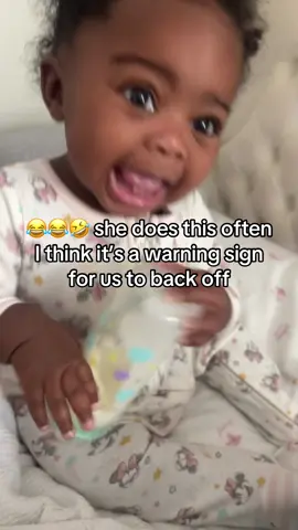 🤣🤣 I finally caught a video of her doing the growl noise like girl I’m just helping you with your bottle! #7monthsold 