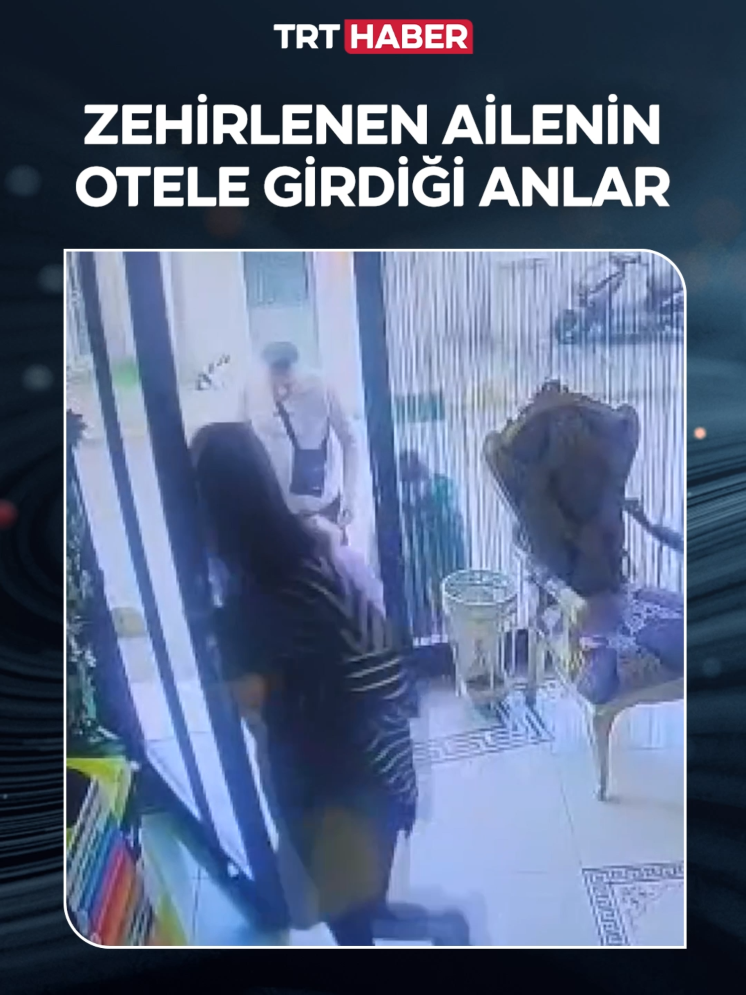 İstanbul’da zehirlenerek hayatını kaybeden anne ve iki çocuğunun ardından, tedavi gören baba Servet Böcek de hayatını kaybetti. Böcek ailesinin otele girdiği anlara ait görüntüler ortaya çıktı.