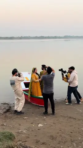 #filmbymuneeb #photoshoot #videoviral #jhelum #weddingdress 