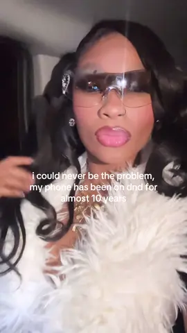 i don’t even have anyone in my favorites, not even dukes #donotdisturb #girlsnightout 