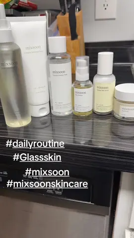 #mixsoon#skincareroutine #creatorsearchinsights #glassskinroutine 