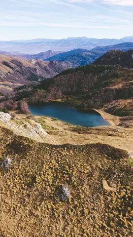 Jezero Pešića, Bjelasica.🍂#montenegro🇲🇪 #planine #foryou #balkan #viral 