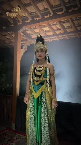 Mila Rosinta meninggalkan jejaknya di Nagari Jawi sebagai Ratu Kidul. Lihat bagaimana dia menghidupkan mitos yang paling dikenal dalam Nagari Jawi #nagarijawi#sejarahjawa