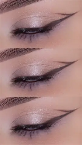 ✨ @paulineebeauty is giving us ALL the holiday sparkle with this stunning #KIKOSnowKissedHoliday eyelook! 🖤 Don'tmiss these beauties in our #KIKOBlackFriday KIKO ME 3+3 Preview - shop online NOW! 🛍 #KIKOMilano #blackfriday #glam #beauty #BeautyTok #makeup #viralmakeup #eyeshadow #makeuptutorial #tutorial 