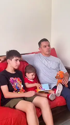 3 nenes... #familia #hogar 