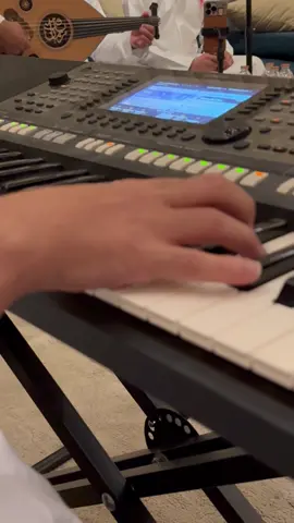 وش تبي فينا 🎶 الجميل @صوتك يناديني 🎵 #جلسة #طرب #عود #فن 