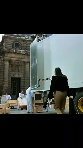 women playing trick's.. #movieclips #usa #usanews #usatiktok #usafeed 