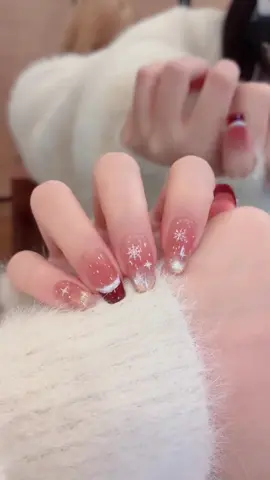 Noel làm mẫu này là chuẩn bài mấy bà oi 😘#nails #nail #móngtayđẹp #fyp 