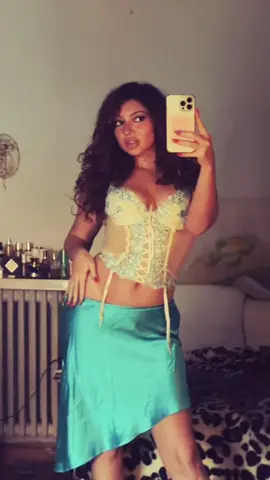 Just me playing dress up🤭 ‼️fake body‼️ #addisonrae  #nailtok #hairblowout