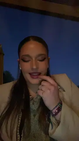 Je me trouve belle donc je spam😘