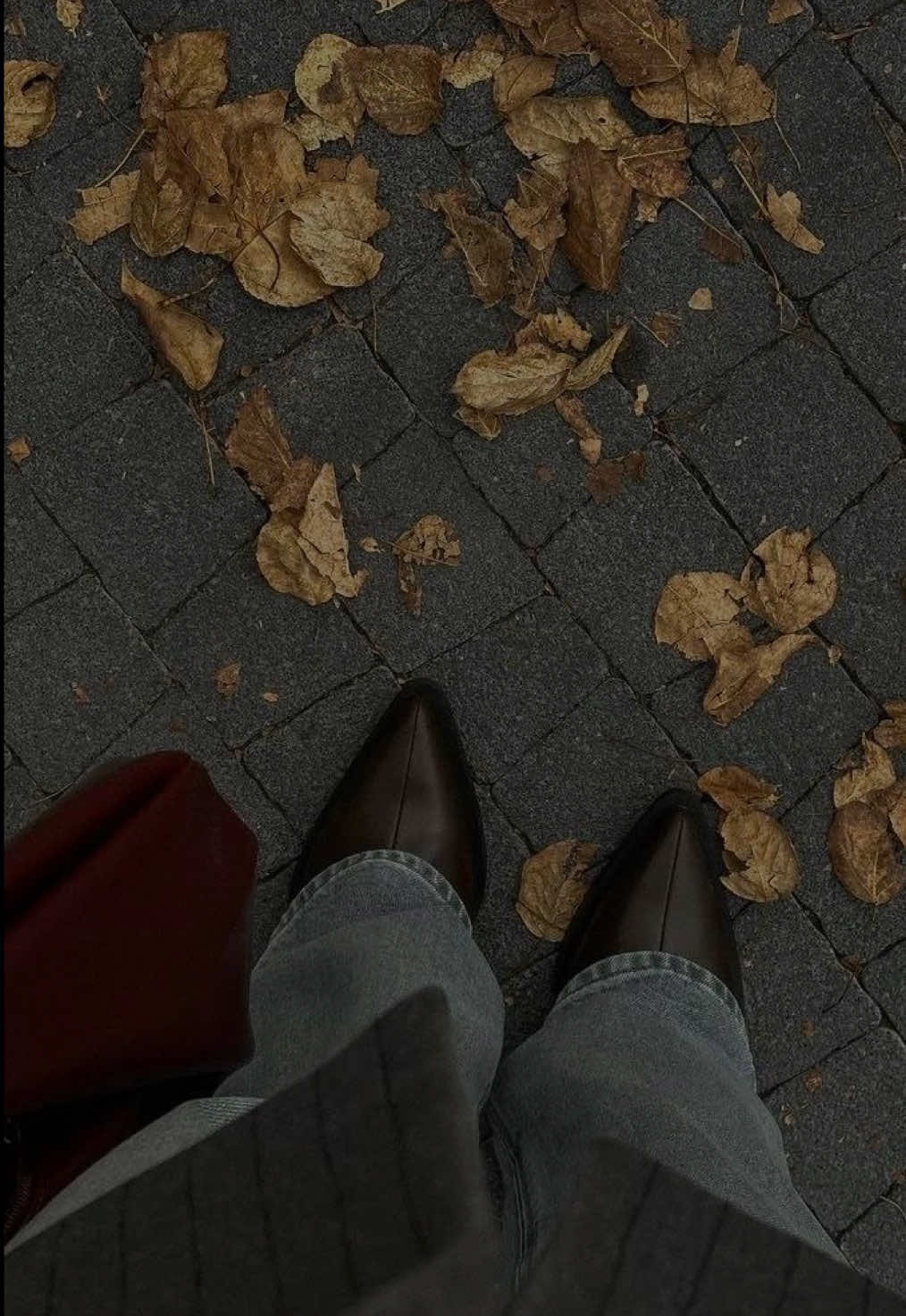 Criticism only comes from those stuck in the same place.😌 الانتقاد يأتي فقط من العالقين في أماكنهم.😌 _________________________________ voice : @byeol.talk Script:  @byeol.talk _________________________________ If you decide to use my voice and scripts, but not as your whole content, please give me credit.✍🏻 #motivation #keepgoing 