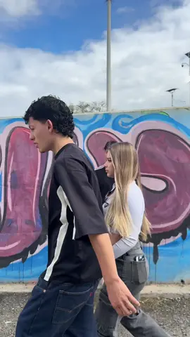 Cuando te encuentras a tu ex 😧 JAJA @user93439968668 @Alejandro💮 #humor #contenidodehumor #somosex #exnovios 