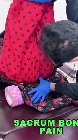 tailbone pain chiropractic adjustment treatment without medicine  #tailbonepain #chiropractic #treatment #viralvideo #1000kveiw🤘🏿🤘❤️🖤 