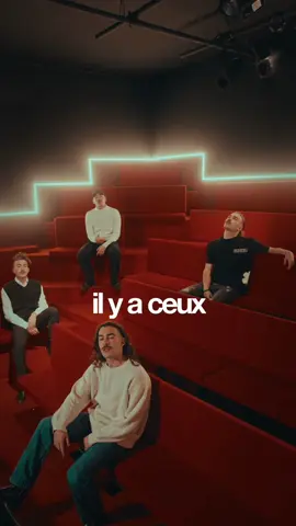 « Et puis y’a moi… » Et toi, tu te ranges où dans tout ça ? 👀 🎥 : Magnifique travail de Adam & Elias  #chiloo #popmusic #poetry #newmusic 