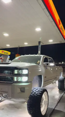 🦍 #duramax #26x16 #fyp #trucksoftiktok 