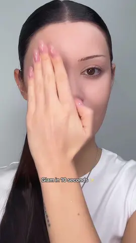 ✨ The easiest eye look you’ll ever try ✨ Using only the new Sheglam airglow eye tint: quick, beginner-friendly & gives that show stopping glow in seconds 💕 blend, swipe & you’re done 😍 @SHEGLAM  #sheglam #sheglamairgloweyetint #sheglamcrueltyfree #sheglameyeshadow #glitter