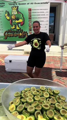 King and queen of king of all guacamoles. Best guacamole in the Universe!!! #viral #fyp #guacamole #snack #vegan
